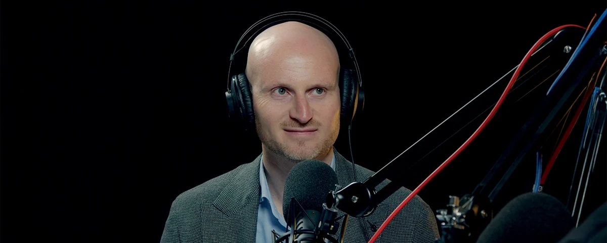 Il futuro della Frisona Italiana: genetica, sostenibilità e selezione mirata nell’intervista a Tommaso Carini 7 Primo piano di Tommaso Carini, CEO di GenHome, durante l'intervista a tema Frisona Italiana